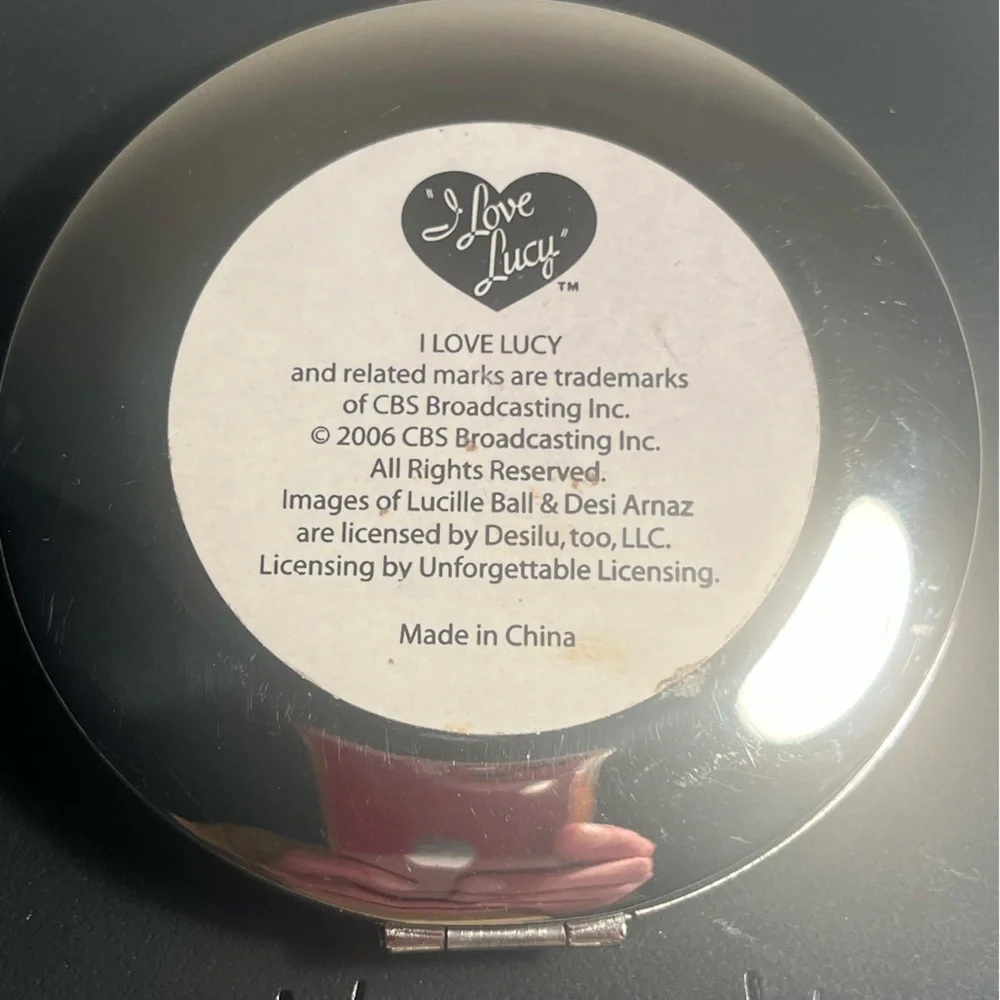 ' I ❤️ LUCY - compact mirror from 2006